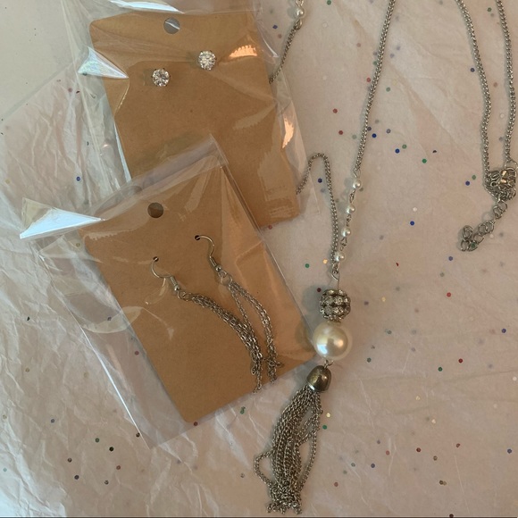 Jewelry - 3/$20 ✨ Silver necklace and earrings combo